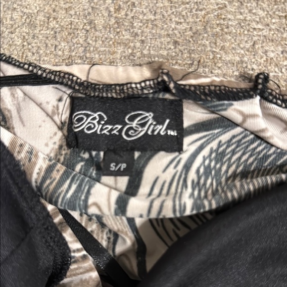 ✨ Bizz Girl Y2K Swirl Print Halter Maxi Dress - Size Small ✨ - Picture 6 of 7